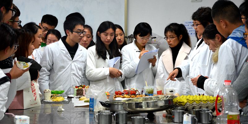以主题教育为契机 着力推动教学科研改革 工程与技术研究的创新发展